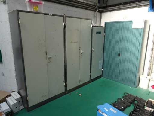 Werkplaatskast met inhoud (4x)