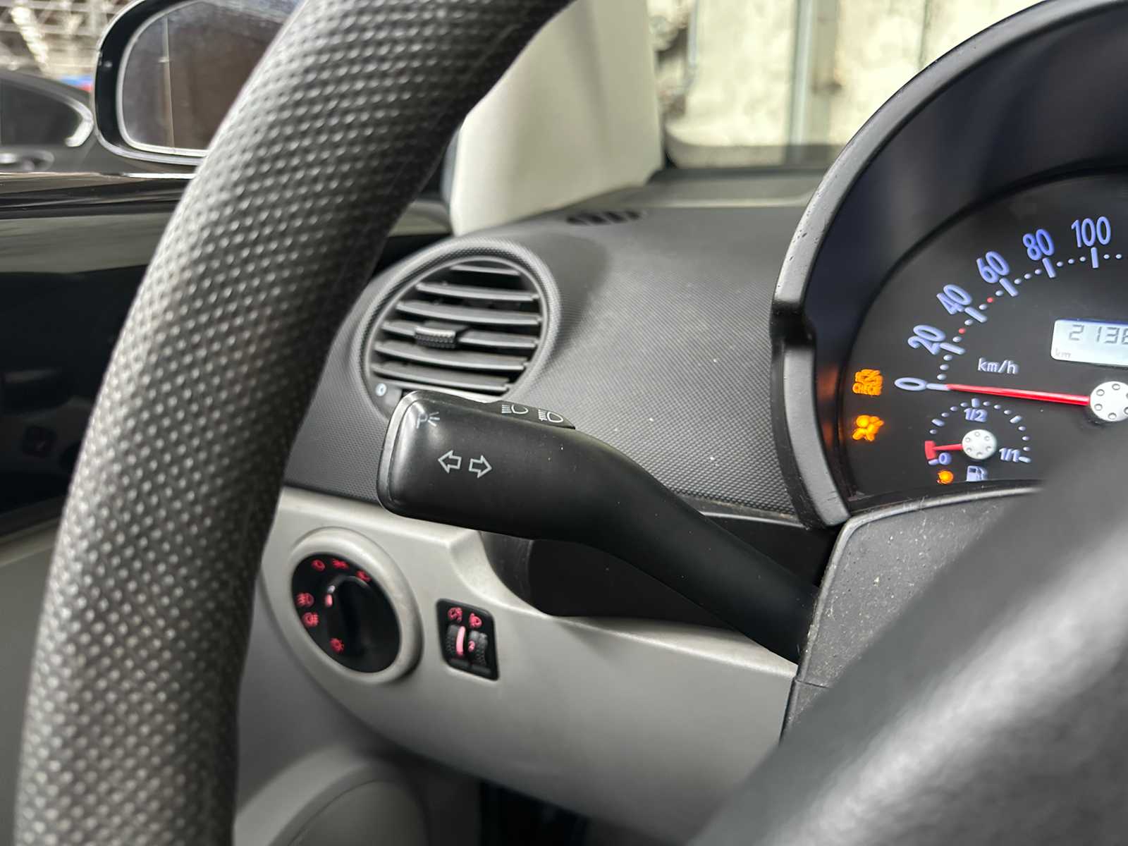 Volkswagen New Beetle Cabriolet 1.4 Turijn 75pk 2003, TH-271-J