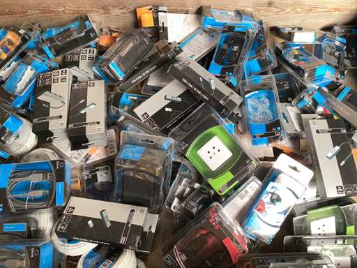 Q-link mix pallet computeraccessoires, kabels etc