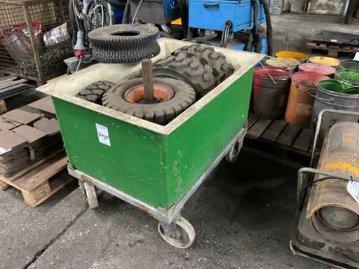 Reifen, Rad und Felge (8x)