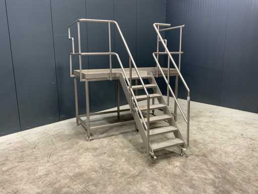 Edelstahlplattform 7 Stufen, 150 cm Höhe