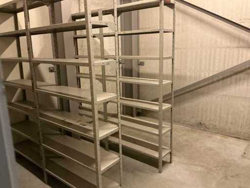 9 running meters of mecano racks
