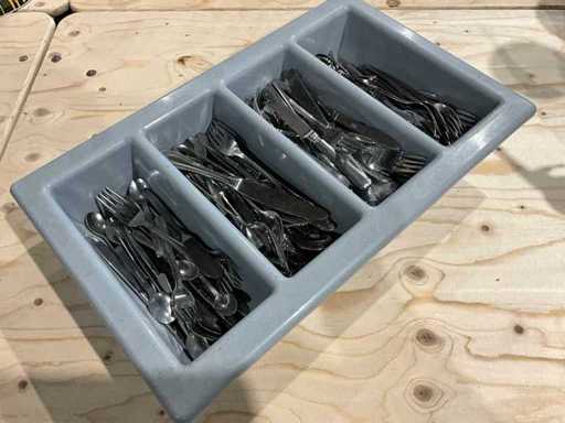 Bestekbak met bestek