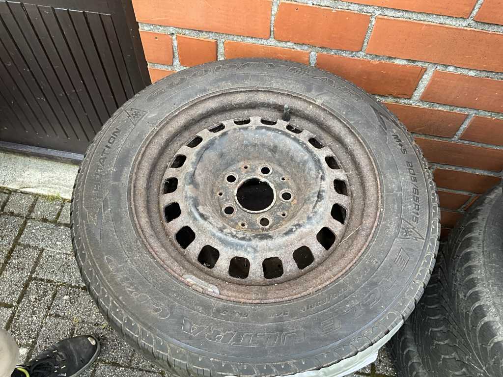 Tyre set GOODYEAR(WINTER)205/65R15