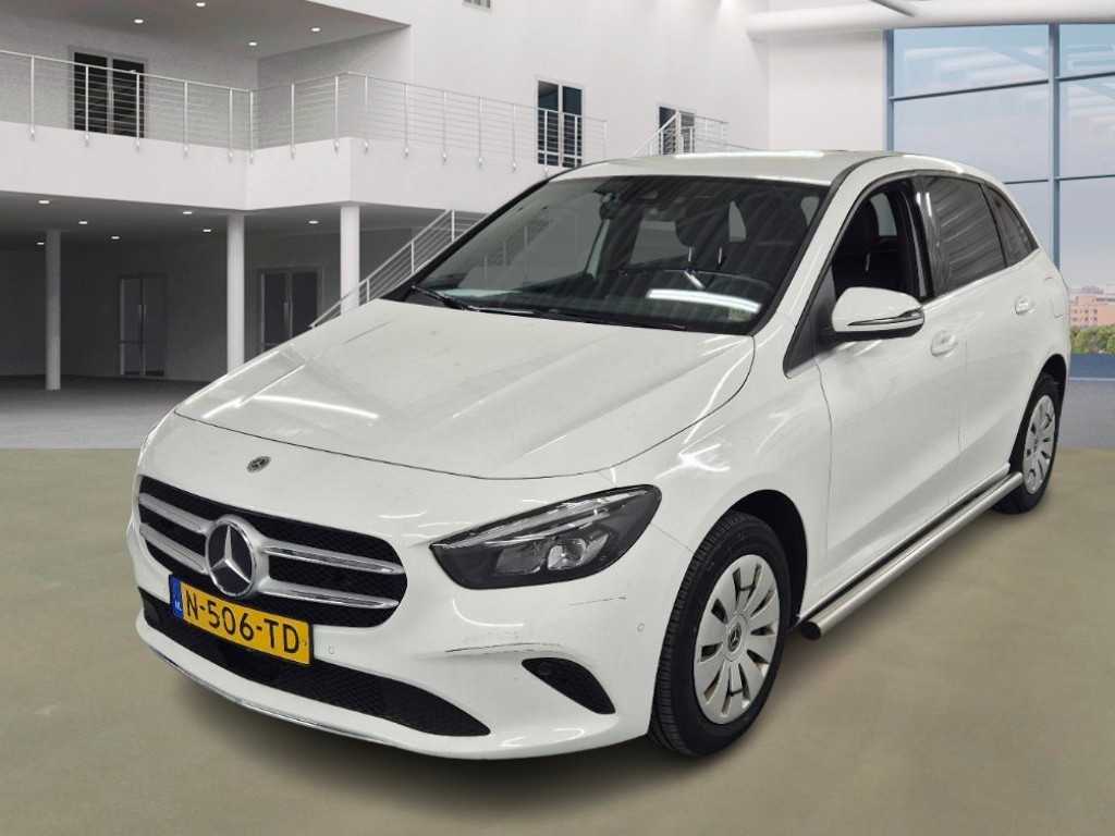 Mercedes-Benz B200d z automatyczną skrzynią biegów, N-506-TD