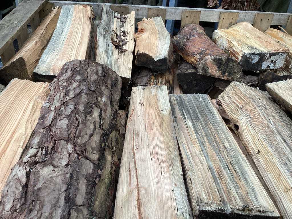 1,2 mètres cubes de bois mélangé hors boîte