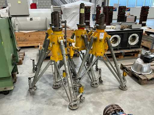 Podno?nik samolotowy Koni (4x)