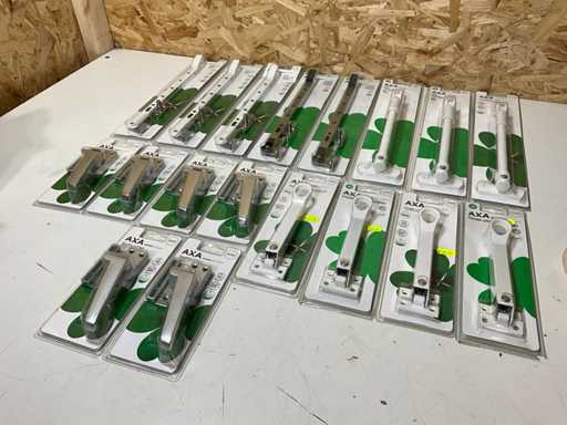 Axa Fensterverschlüsse und Fensterstreben (18x)