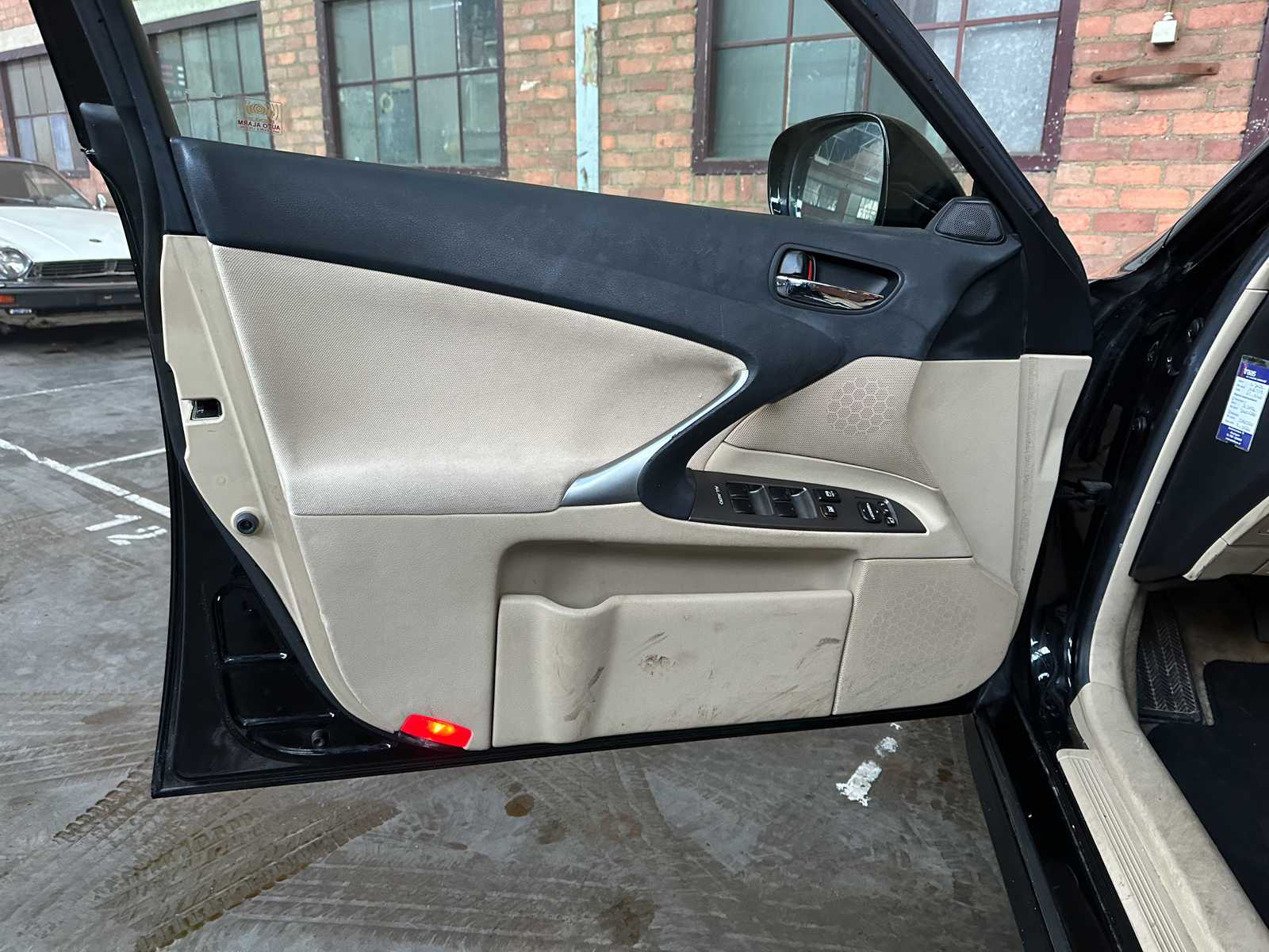 Lexus IS 250 Business 205pk 2006, 61-SP-LK