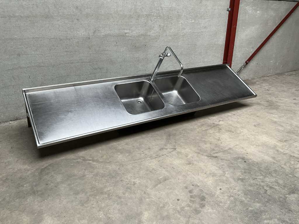 Wall-mounted sink