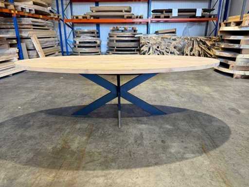 Eiken ovaal eetkamertafel 240 cm