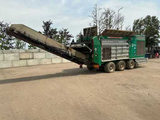 Recycling and screening installations, tedders and earthmoving machines