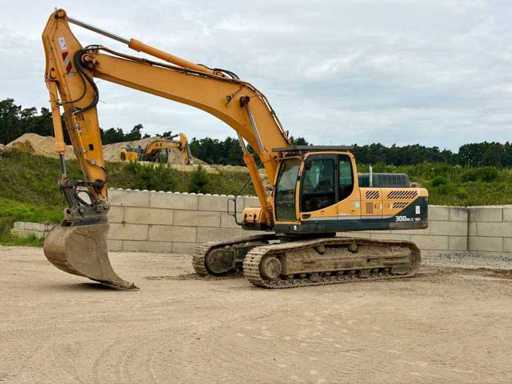 2014 Hyundai Robex 300NLC-9A Crawler Excavator