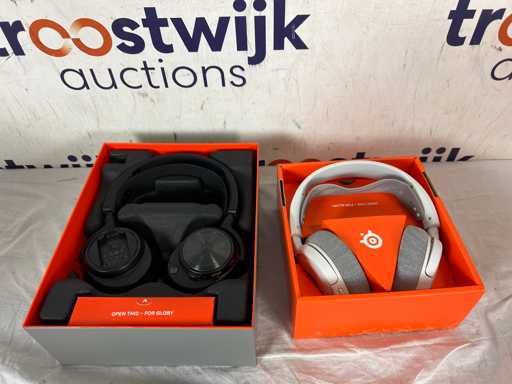 SteelSeries Arctis Nova 1 - Visore da gaming |SteelSeries Arctis Nova Pro - Cuffie da gaming wireless 
