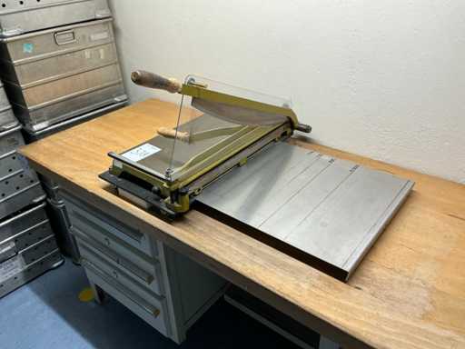 Machine à découper le papier