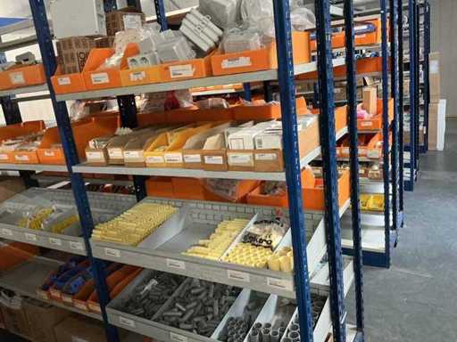 Partij divers installatiemateriaal