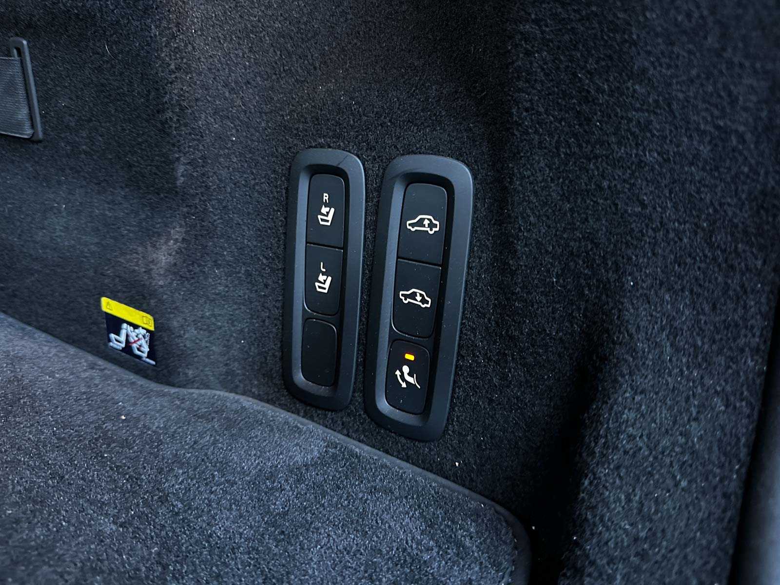 Volvo XC60 2.0 T8 Twin Engine AWD Inscription R-Design 303pk 2019, R-244-TZ