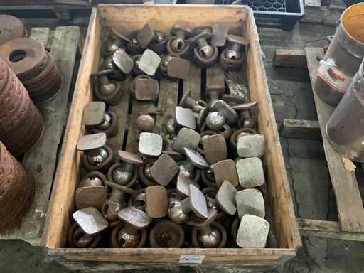 Aufbau von Drehpunkten für den Kipperkörper