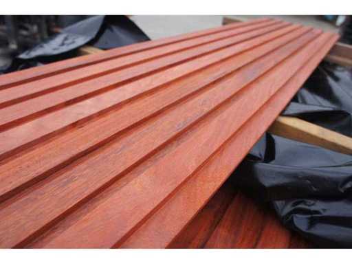 25.93 m² Padouk cladding