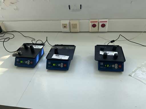 Orbitalne shakery do płyt 3-pack ELMI DOS-20S