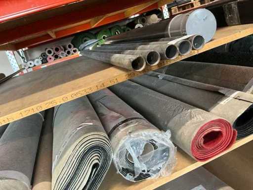 Scaffolding tube and tubular steel (9x)