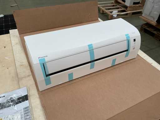 DAIKIN ATXF25D5V1B Pro Series Era 9000 Air Conditioner Indoor Unit (REF: 4005502)