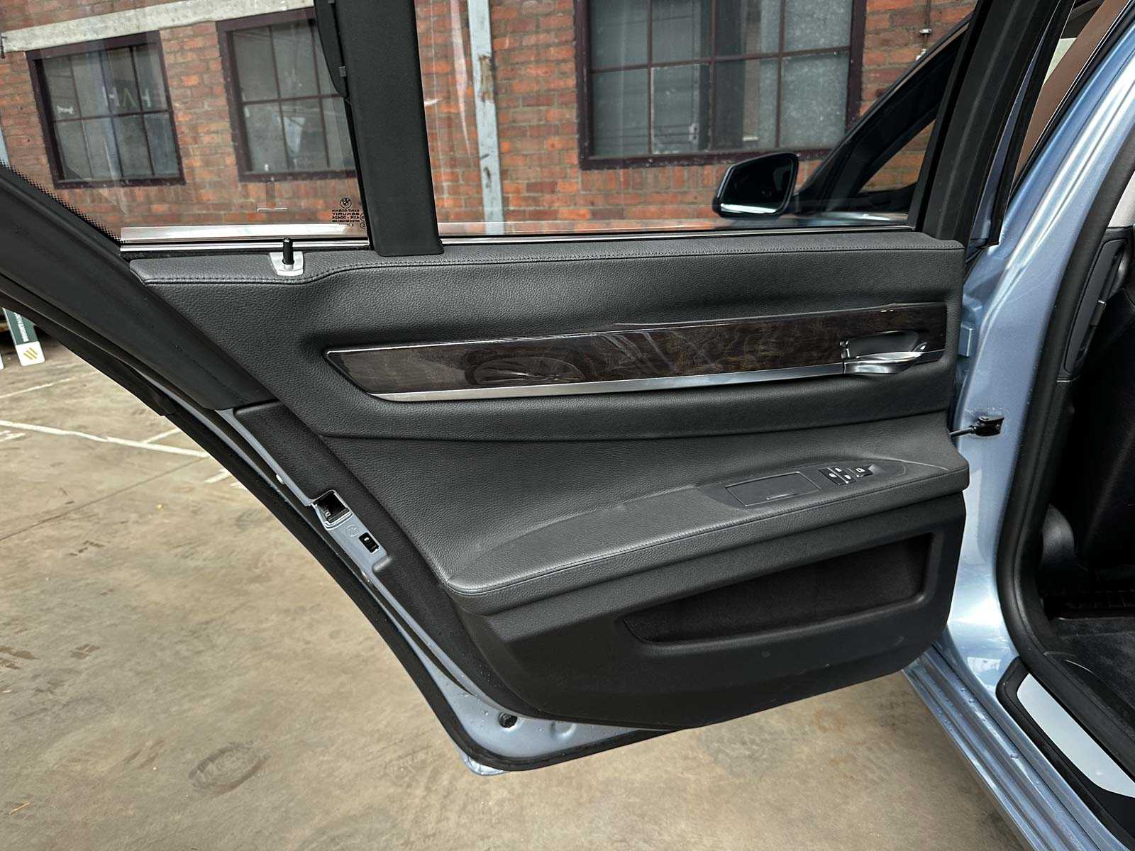 BMW ActiveHybrid7 F04 4.4 V8 465pk 2010 Youngtimer (70.000 km)