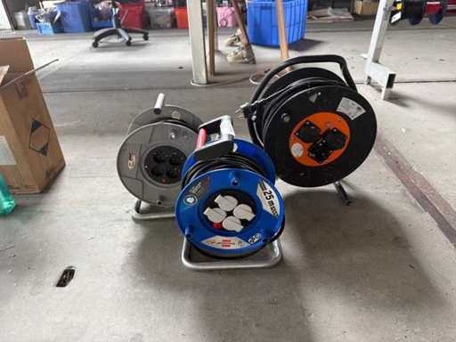 Extension cable reels (3x)