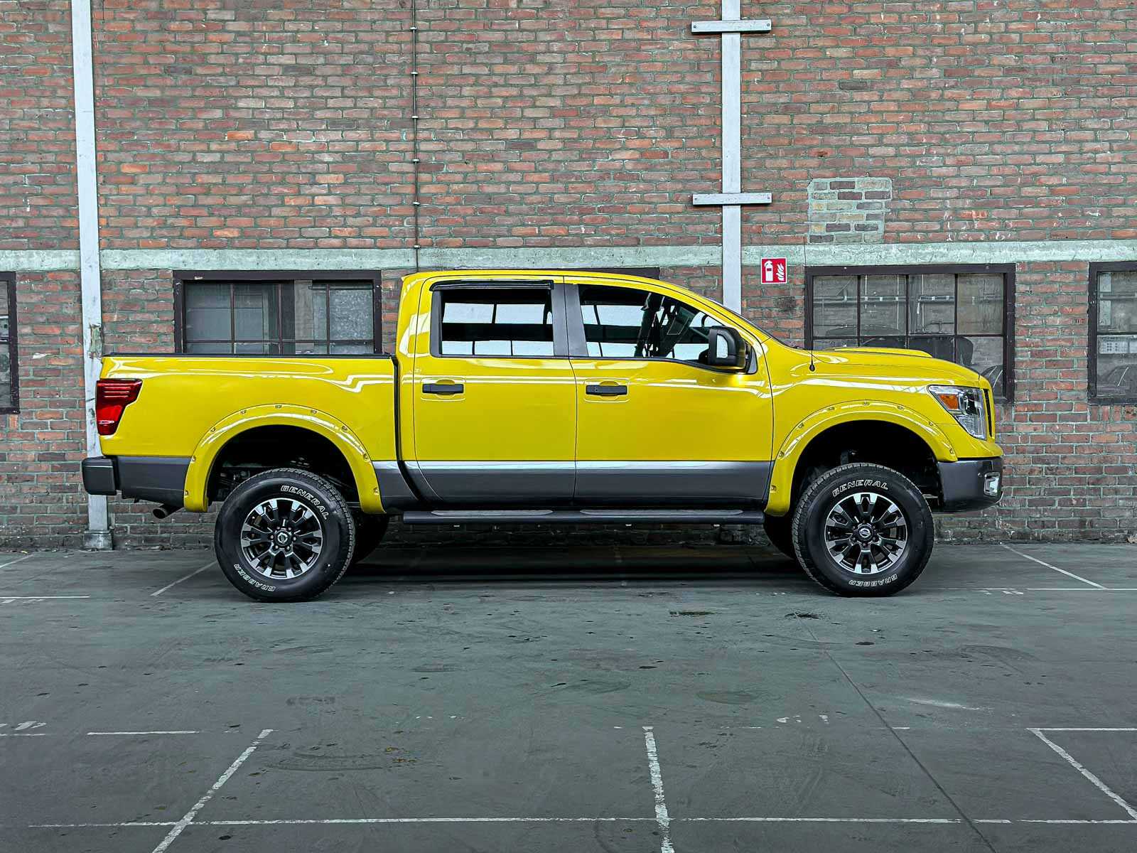 Nissan Titan PRO-4X 5.6 V8 396pk 2018