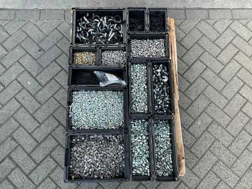 Lot - Würth - Construction and fastening material