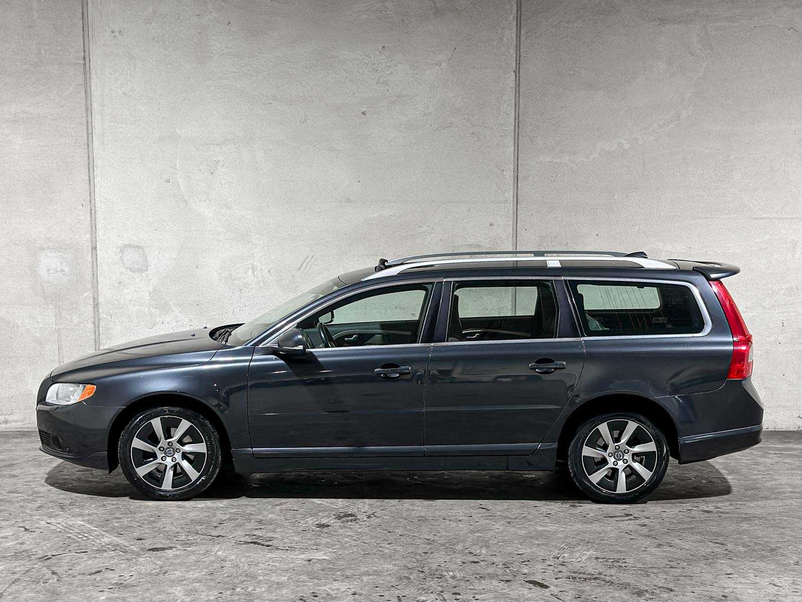 Volvo V70 1.6 T4 Limited Edition 179pk 2011 (Origineel-NL), 63-RSF-2