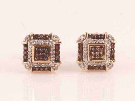 9 KT Yellow Gold Earring With Natural Diamond