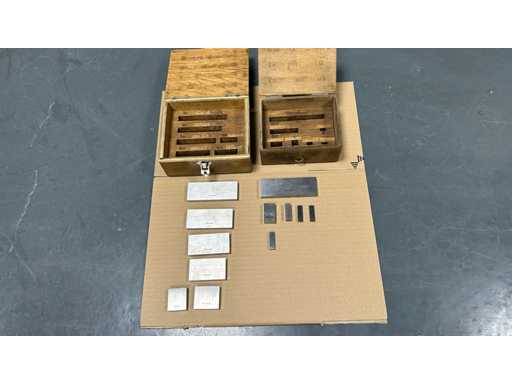 MITUTOYO Set of 2 Mitutoyo Standard Wedge Sets