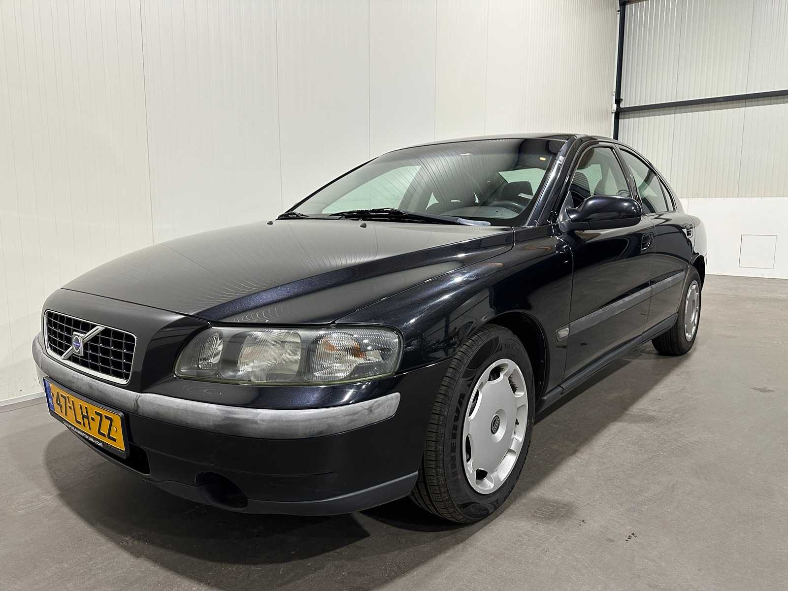 Volvo S60 2.4 47-LH-ZZ