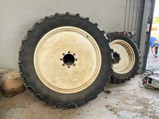 4 tractor tyres