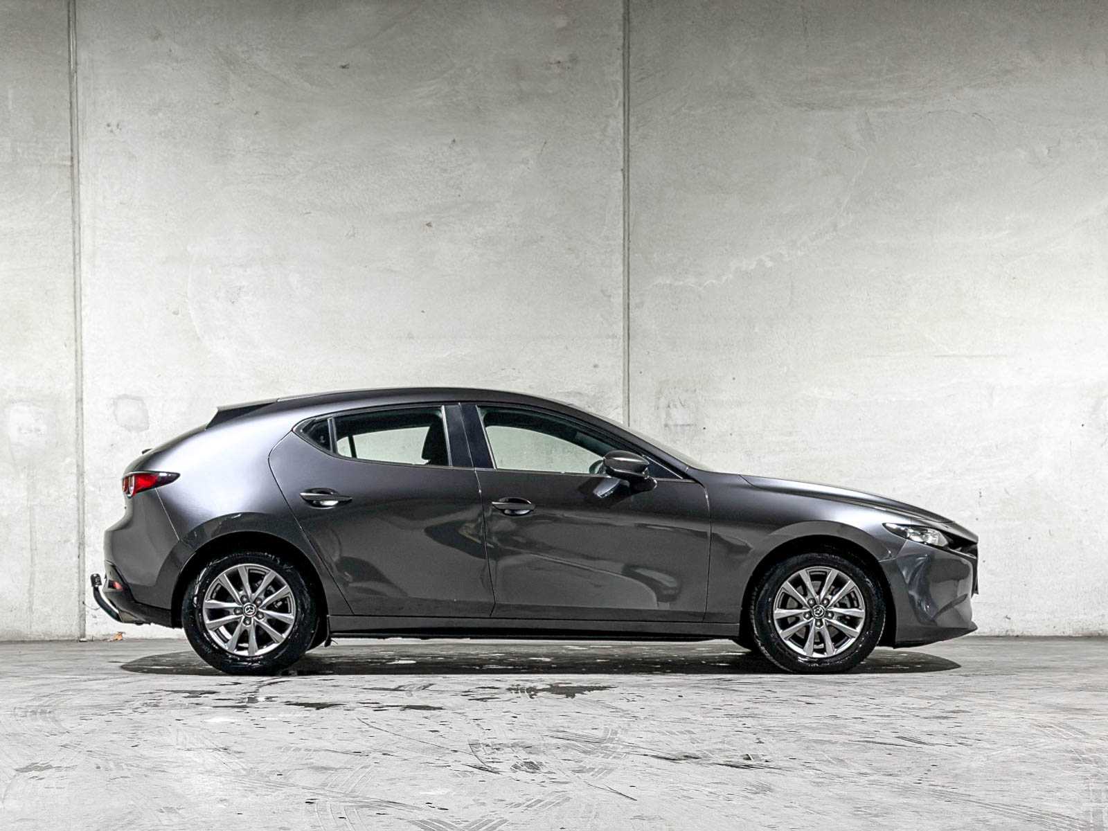 Mazda 3 2.0 e-SkyActiv-X 186pk 2022 (Origineel-NL+1e eigenaar), P-184-HB