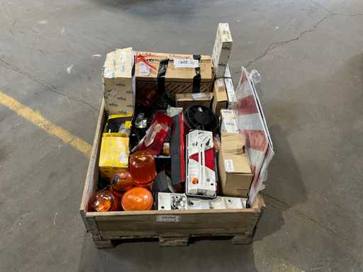 Lot mixt de l?mpi ?i faruri