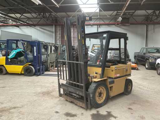 1991 Caterpillar V40 Forklift