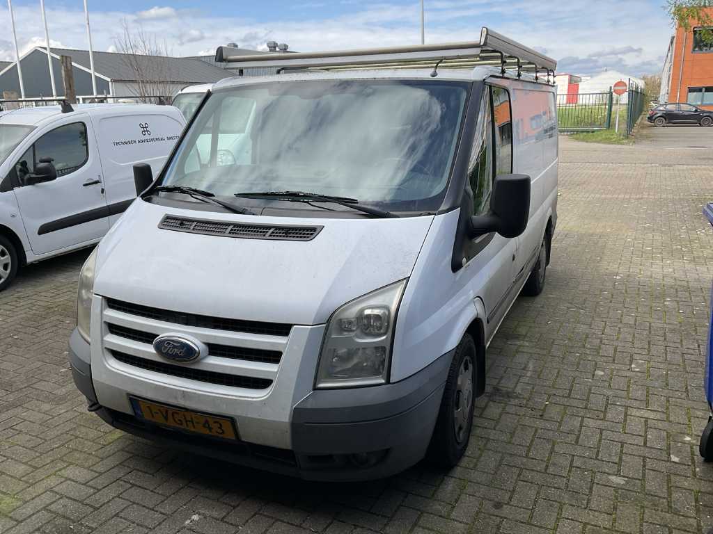 Véhicule utilitaire Ford Transit