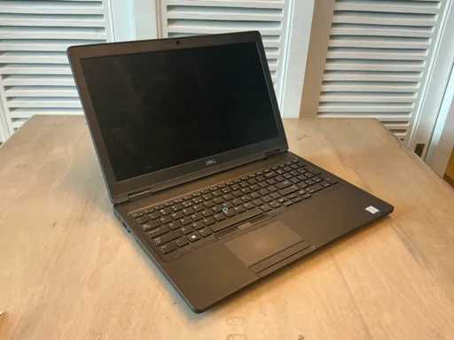 Notebooki — Dell Inc. — Latitude 5590