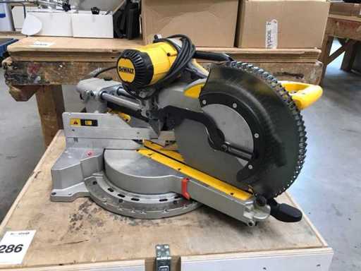 Mașină DeWalt DWS780 Ferăstrău unghi / unghi