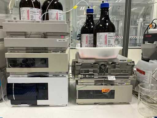 AGILENT 1100 Series Liquid Chromatography System