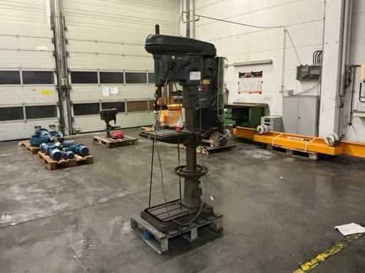 Perforación de columna FLOTT SB 23 de 1950