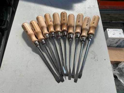 SKG 10.0x175 Flat screwdriver (10x)