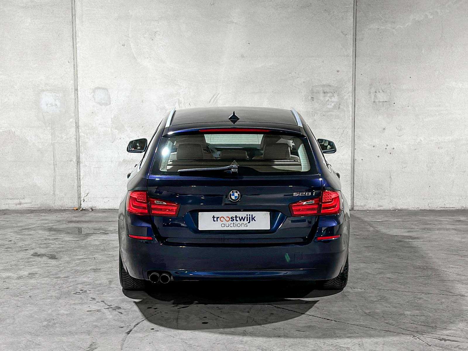 BMW 528xi Touring High Executive 245pk (Origineel-NL) 2012 5-serie, 89-TXH-2