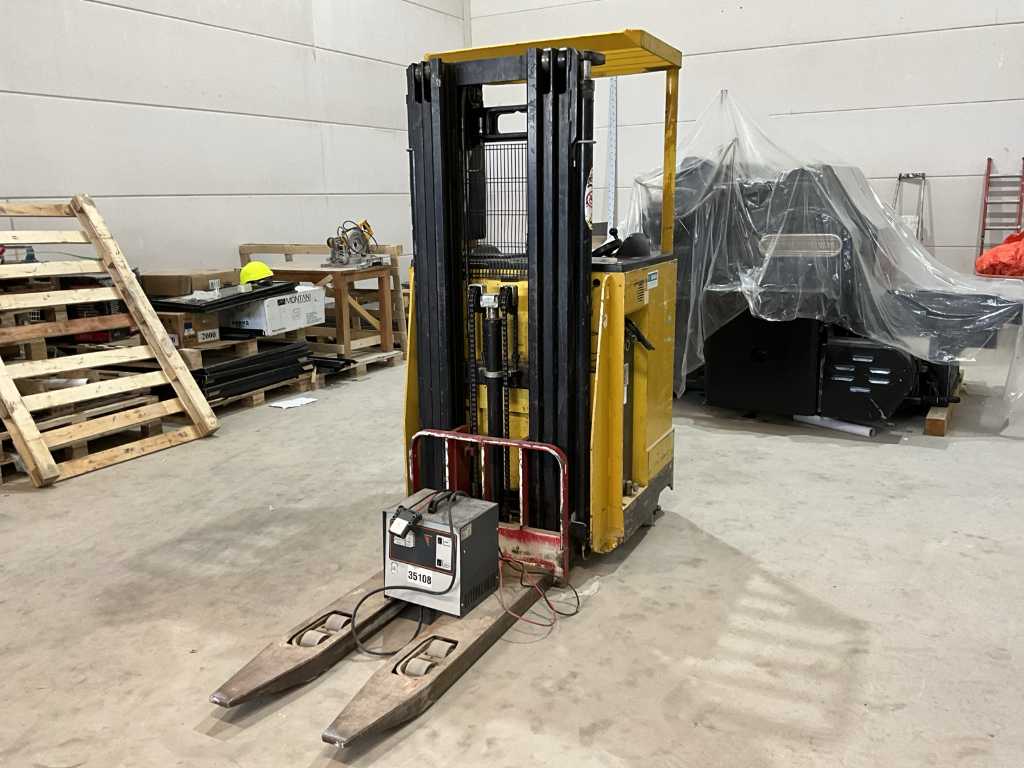 2003 Yale RS1.2 Stacker