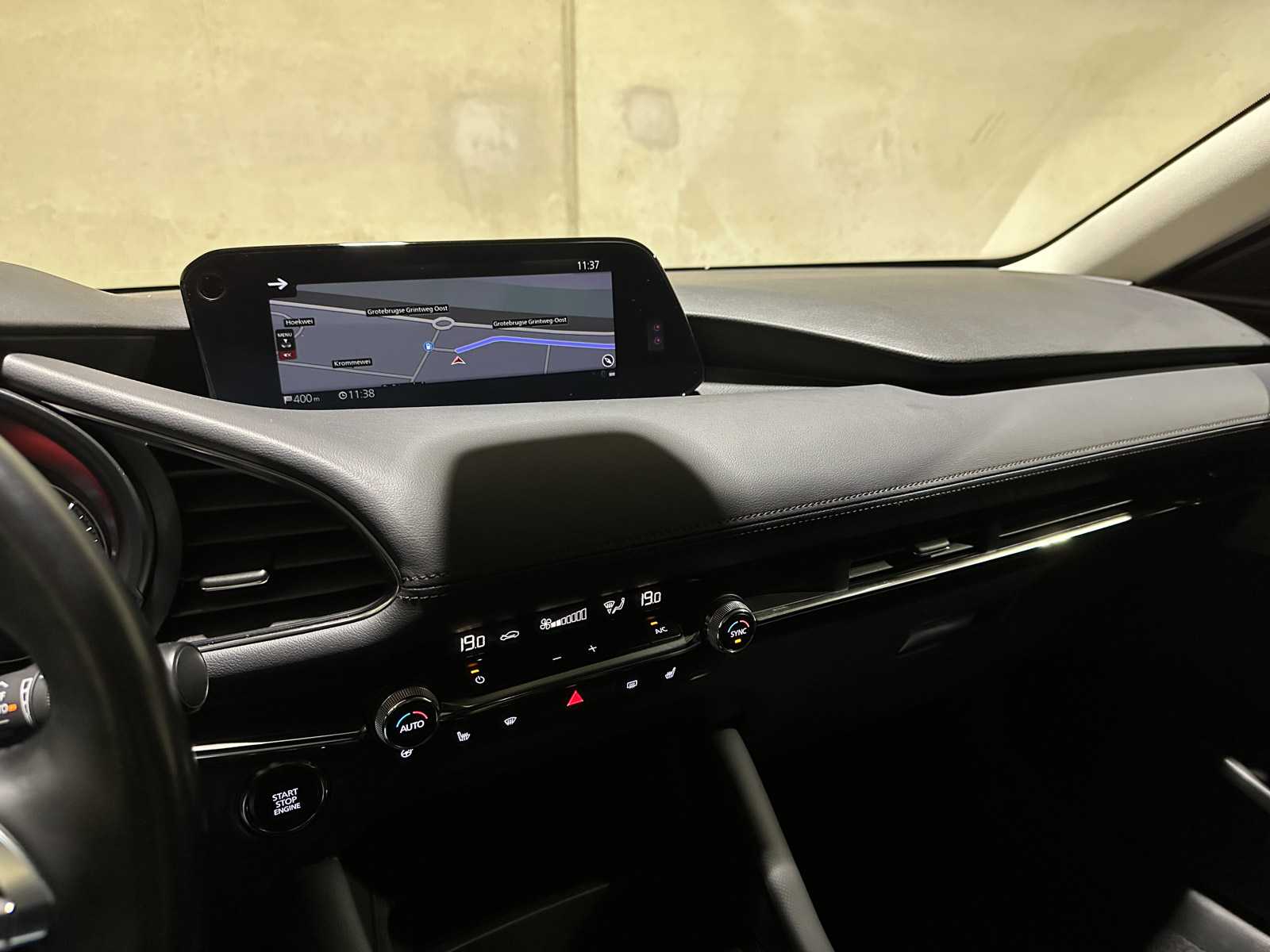 Mazda 3 2.0 e-SkyActiv-X M Hybrid 186 Luxury 186pk 2022 (Origineel-NL & 1 Eigenaar), R-001-LJ