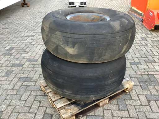 Reifen mit Felge (2x)