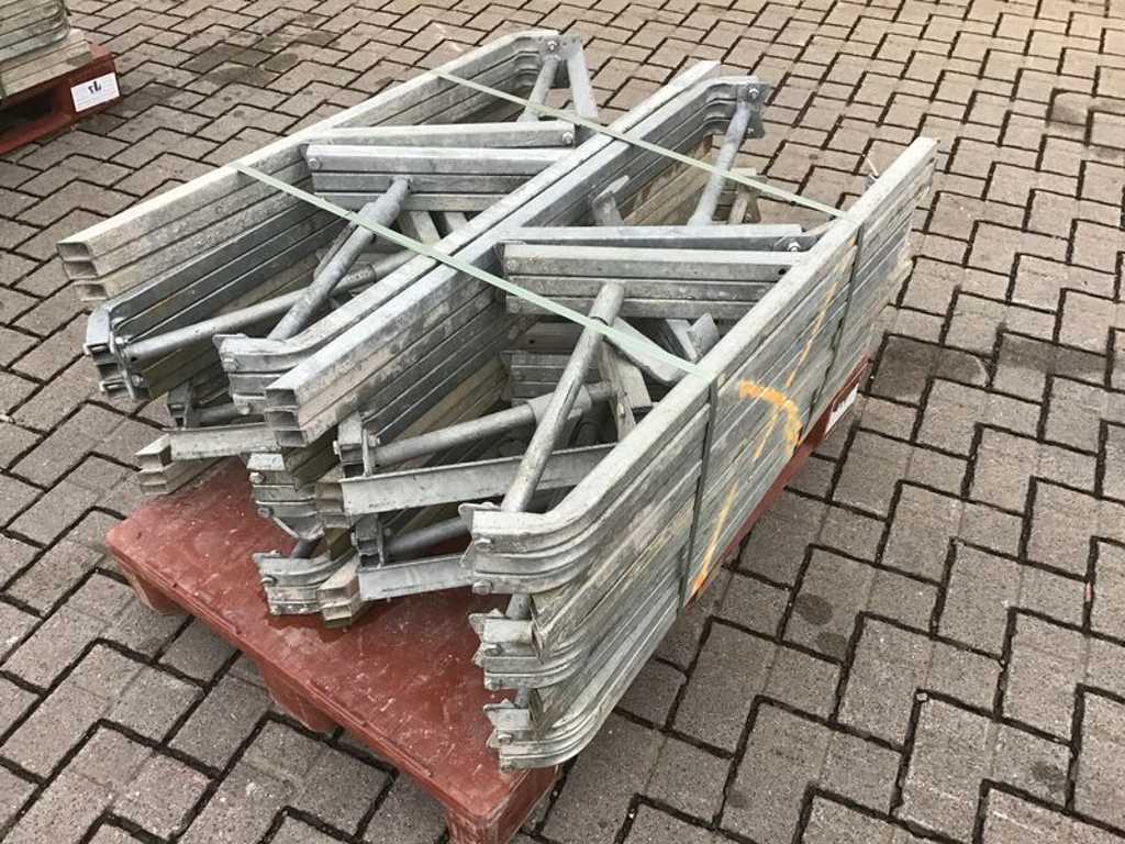 Tripod stand for tubular steel supports | SO001080