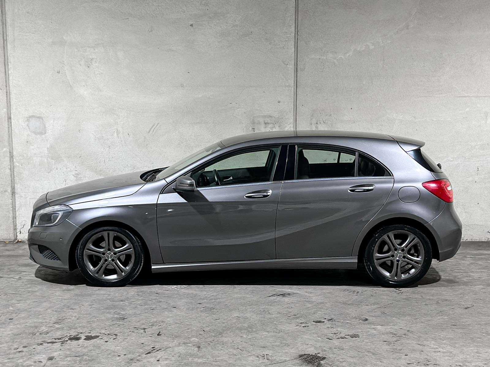 Mercedes-Benz A180 4U3 A-klasse 121pk 2013 (Origineel-NL), 8-SRR-41